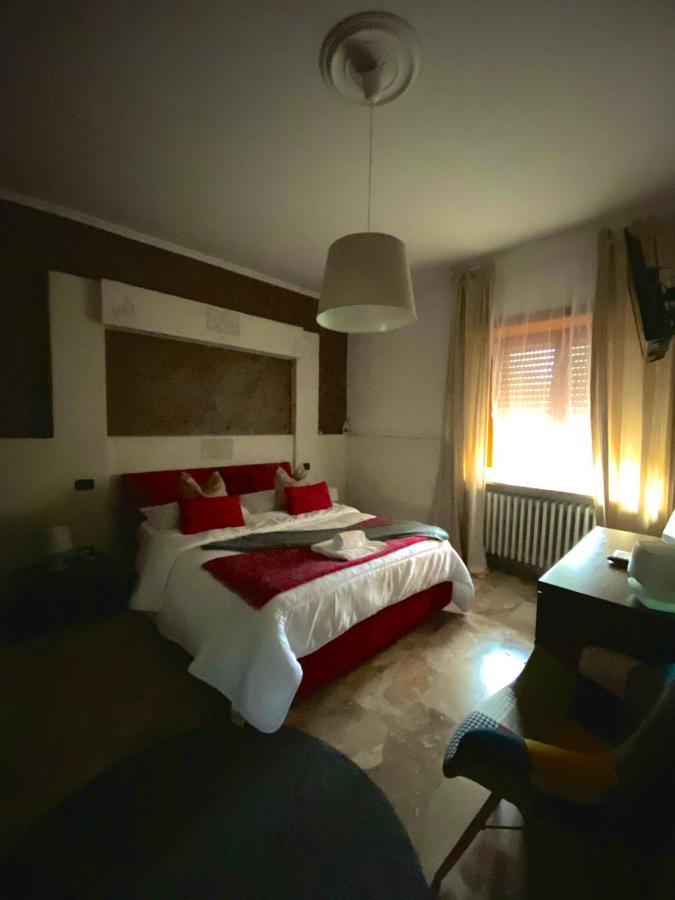 B&B Mo•Si Massa d'Albe Extérieur photo